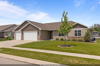 W6008 Zach St, Menasha, WI 54952