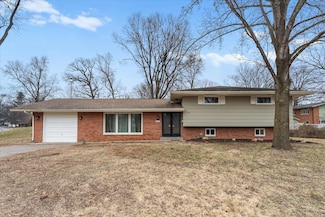 219 Country Club Acres, Belleville, IL 62223