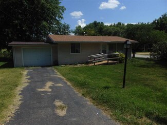 206 S Hyde St, Windsor, MO 65360