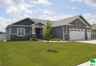 514 Kingston Cir Unit Circle, Sergeant Bluff, IA 51054