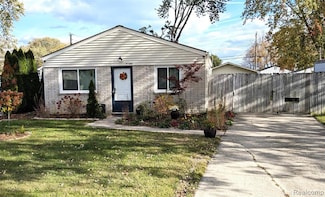 34360 Genereaux St, Harrison Township, MI 48045