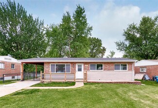1830 Lanecourt Dr, Saint Louis, MO 63136