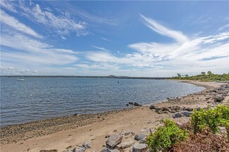 10 Riptide Dr, Saunderstown, RI 02874