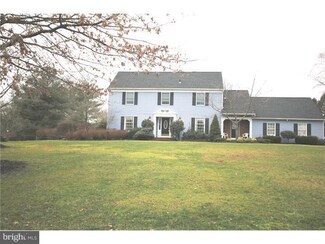 7 Adams Dr, Cranbury, NJ 08512