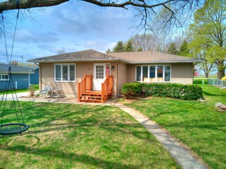 438 Park Avenue Cir, Ellsworth, IA 50075