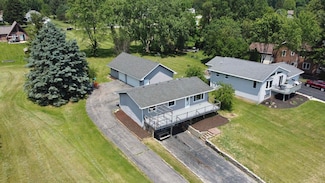 961 Breckenboro Rd, Davis, IL 61019