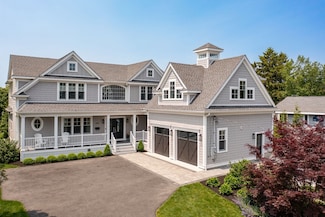 935 E Squantum St, Quincy, MA 02171