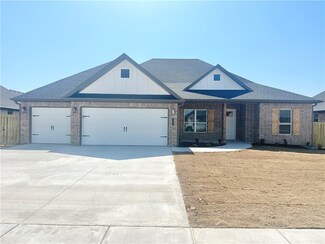 879 Budrio Ave, Tontitown, AR 72762