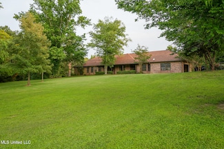 1899 Ratliff Rd, Raymond, MS 39154