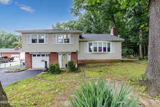 16 Boundary Rd, Marlboro, NJ 07746