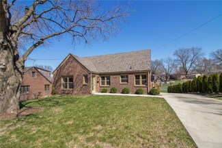 6613 Colby Ave, Windsor Heights, IA 50324