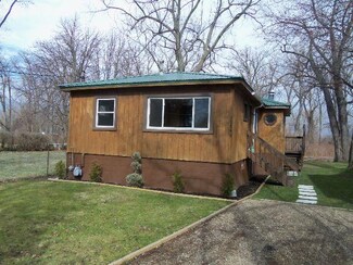 12846 Willow Dr, Irving, NY 14081