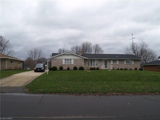 2655 Gladiola St NE, Canton, OH 44705