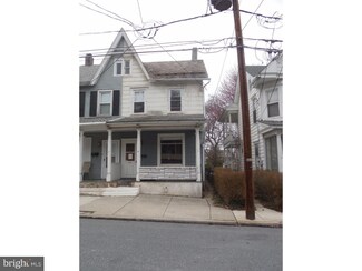 318 1st St, Slatington, PA 18080