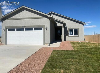 5408 Gannet Ln, Pueblo, CO 81008