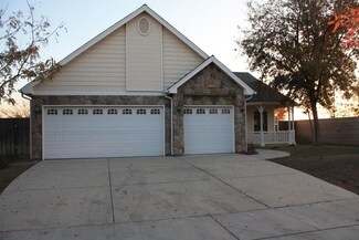 15863 W B St, Kerman, CA 93630