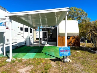 5013 Kerri Alice Cir, Ruskin, FL 33570