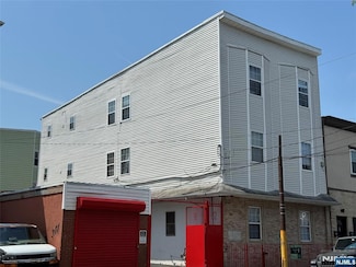 109 Fleming Ave, Newark, NJ 07105