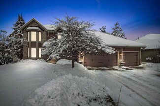 5667 Erik Ln, Saint Paul, MN 55126