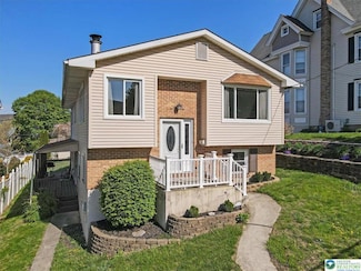 715 Center St, Jim Thorpe, PA 18229