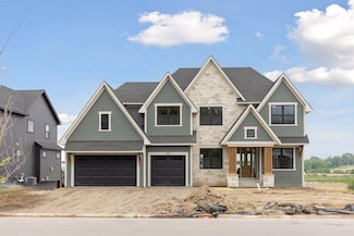 5455 Rolling Hills Pkwy, Chaska, MN 55318