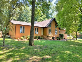 647 Carter Rd, Decherd, TN 37324
