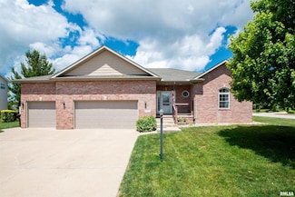 2203 W Gerald Ct, Peoria, IL 61615