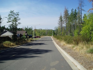 1490 Golf Club Dr, Cave Junction, OR 97523