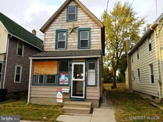 27 W Monroe St, Paulsboro, NJ 08066