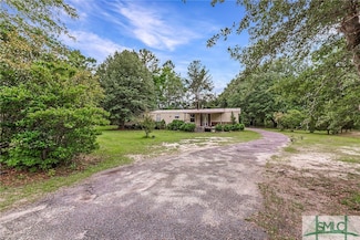 34 Surrency St, Pembroke, GA 31321