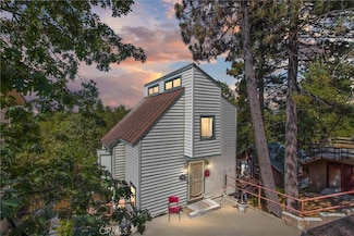 30421 Live Oak Dr, Running Springs, CA 92382