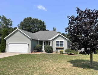 30613 Oakbrook Dr, Granger, IN 46530