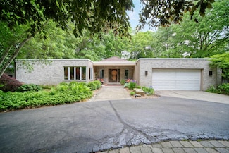 1360 W Kathmar Dr, Jackson, MI 49203