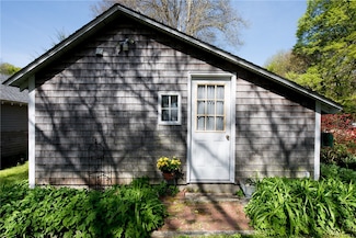 77 Kelley Rd Unit B, Saunderstown, RI 02874