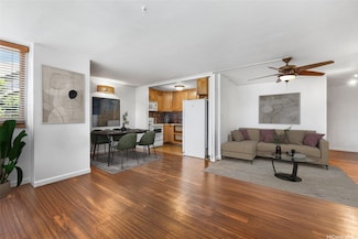 1400 Pensacola St Unit 302, Honolulu, HI 96822