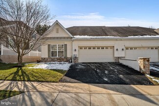 604 Strawbridge Ln, West Grove, PA 19390