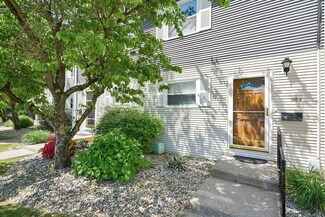 140 Autumn St Unit F, Agawam, MA 01001