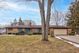 4975 Henry Dr, Saginaw, MI 48638