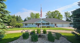 202 Front St NE, de Smet, SD 57231
