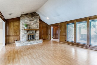 1926 Kensington Dr, Carrollton, TX 75007