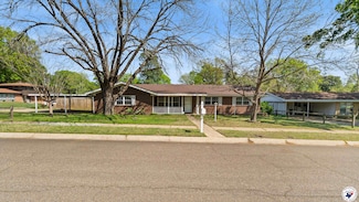 3312 Robinhood Ln, Texarkana, TX 75501
