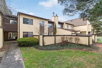 949 Hampton Ridge Dr, Akron, OH 44313