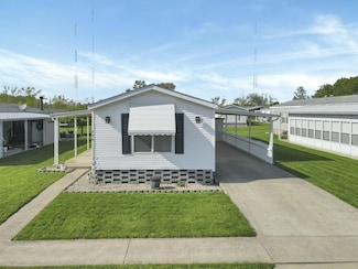 990 Jerry Lee Dr, Obetz, OH 43207