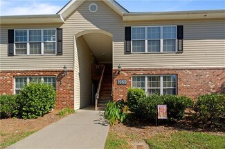 1960 Crest Hollow Dr Unit 204, Winston Salem, NC 27127