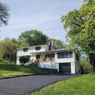 91 Jennifer Rd, Hamden, CT 06514