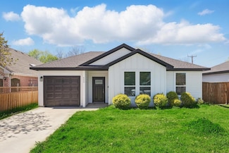 559 Elkhart Ave, Dallas, TX 75217