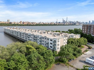 108 The Promenade, Edgewater, NJ 07020