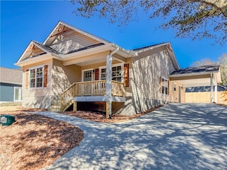 345 Code Cir, Seneca, SC 29678