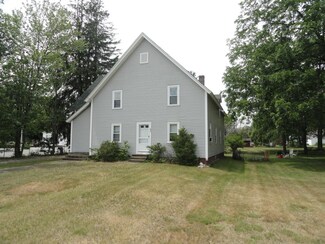 27 S Winchester St, Swanzey, NH 03446