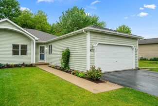 471 W Miller Ave, Hinckley, IL 60520